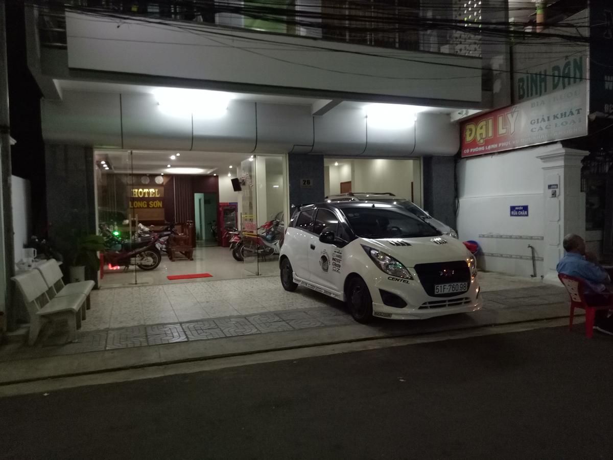 Long Son Hotel 붕타우 외부 사진